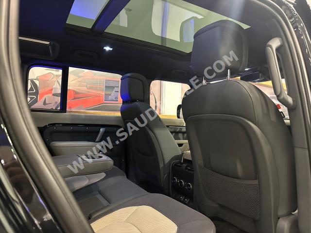 2023 لاند روفر ديفيندر اكس داينمك