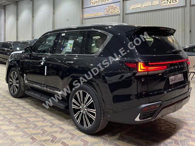 2024 لكزس إل إكس 600