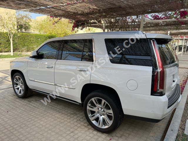 2020 Cadillac Escalade Premium