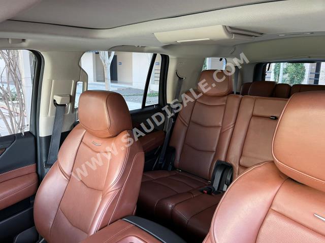 2020 Cadillac Escalade Premium
