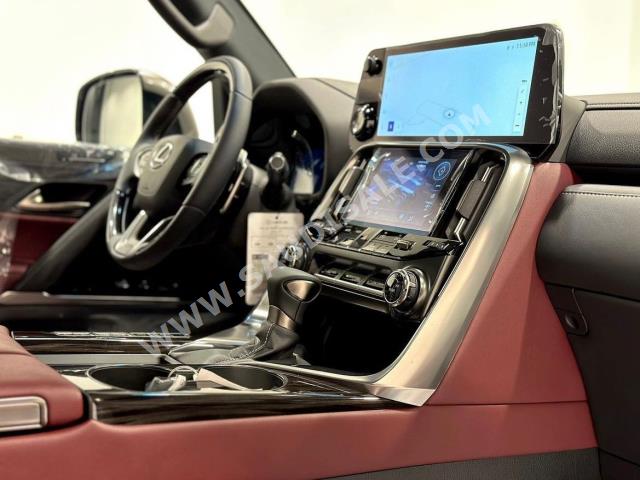 2023 لكزس إل إكس 600