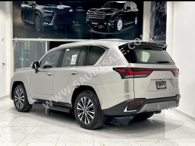 2023 لكزس إل إكس 600