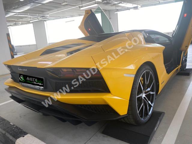 2019 Lamborghini Aventador S Roadster