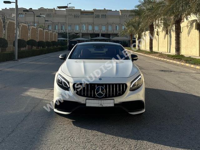 2016 مرسيدس - بنز إس 63 كوبيه