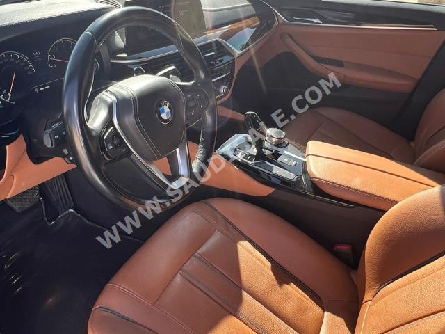 2018 بي ام دبليو الفئة الخامسة 520 أي