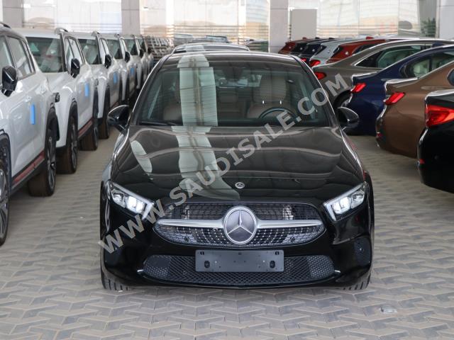 2021 مرسيدس - بنز أي 200