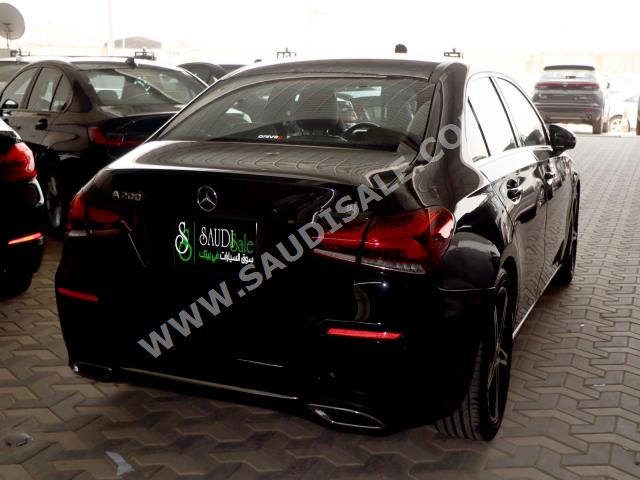 2021 مرسيدس - بنز أي 200