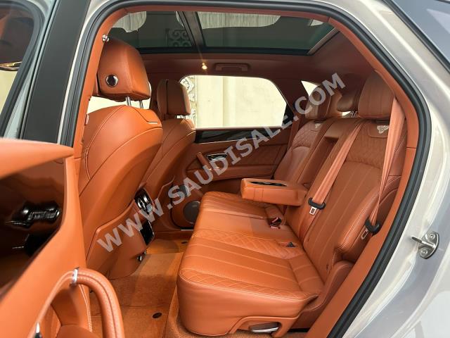 2017 بنتلي بنتايجا