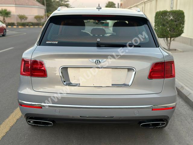 2017 بنتلي بنتايجا