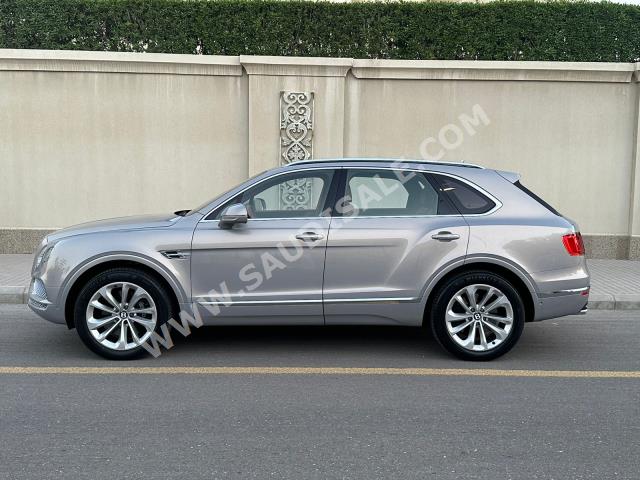 2017 بنتلي بنتايجا