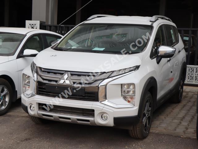 2022 متسوبيشي اكسباندر كروس