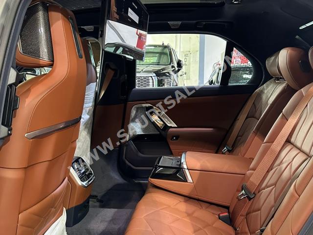 2023 بي ام دبليو الفئة السابعة 760 إل أي