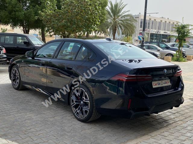 2024 بي ام دبليو الفئة الخامسة 520 أي