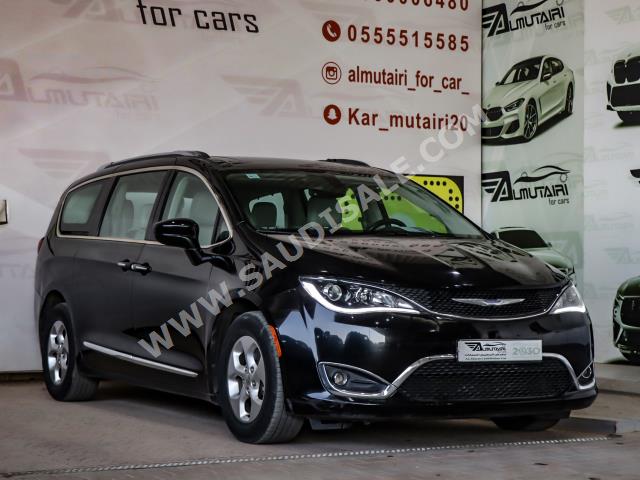 2018 كرايسلر باسيفيكا