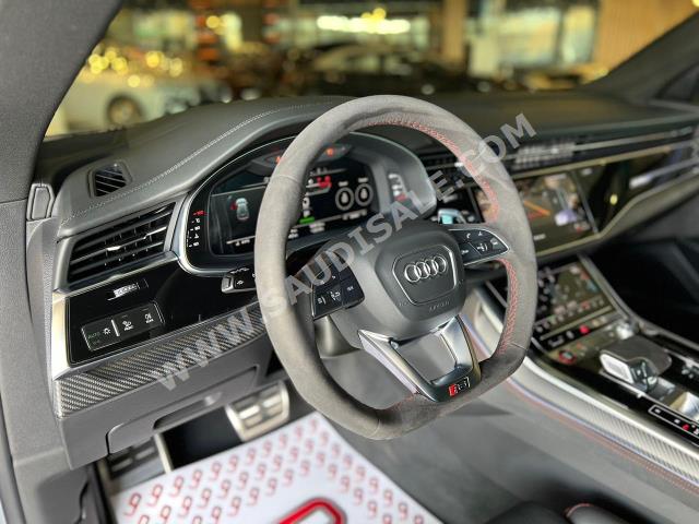 2023 اودي ار اس كيو 8