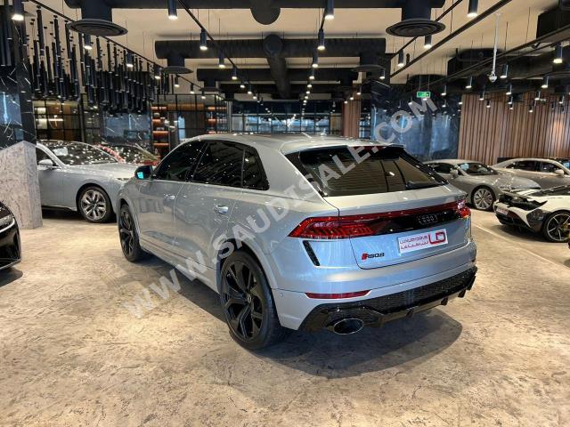 2023 اودي ار اس كيو 8