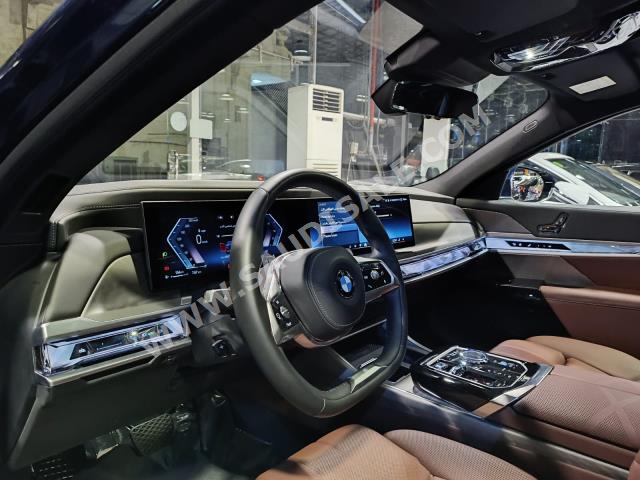 2023 بي ام دبليو الفئة السابعة 735 إل أي