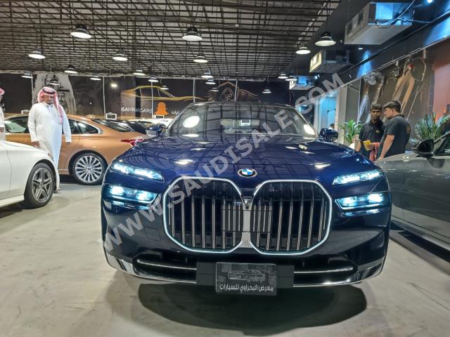 2023 بي ام دبليو الفئة السابعة 735 إل أي