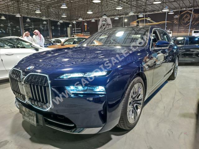 2023 بي ام دبليو الفئة السابعة 735 إل أي