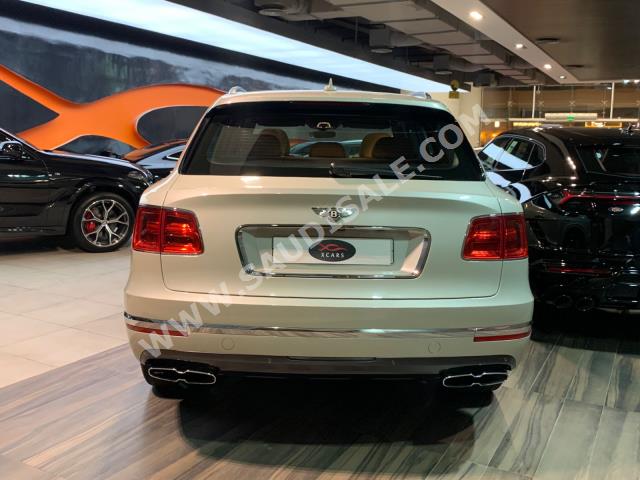 2019 بنتلي بنتايجا