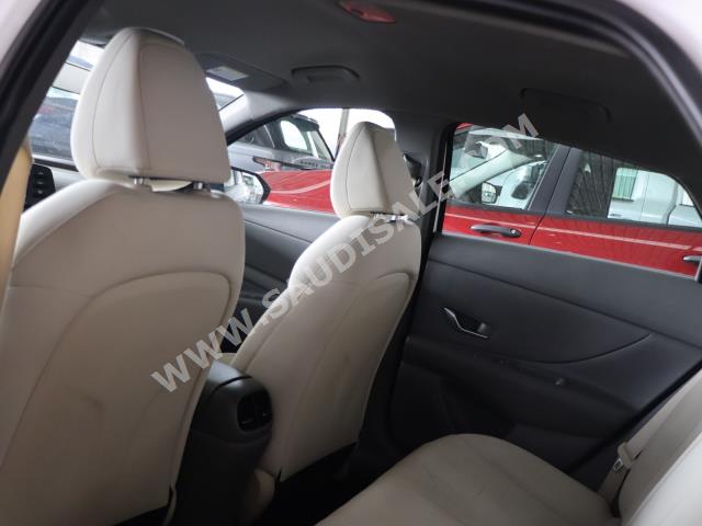 2021 هيونداي النترا