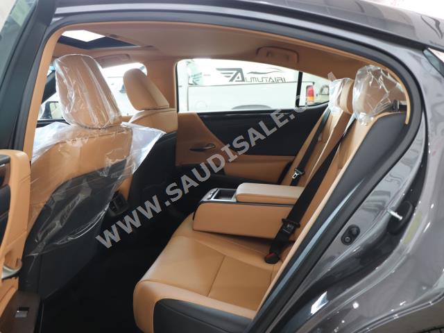 2022 Lexus ES 250