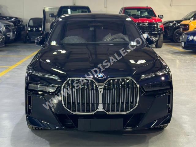 2023 بي ام دبليو الفئة السابعة 735أي