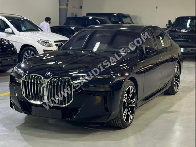 2023 بي ام دبليو الفئة السابعة 735أي