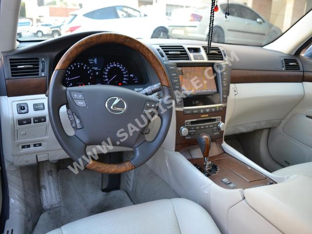 2012 لكزس إل إس 460