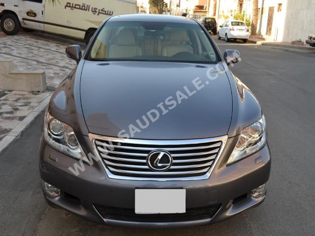 2012 لكزس إل إس 460