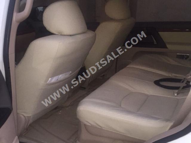 2013 تويوتا لاند كروزر جي اكس ار