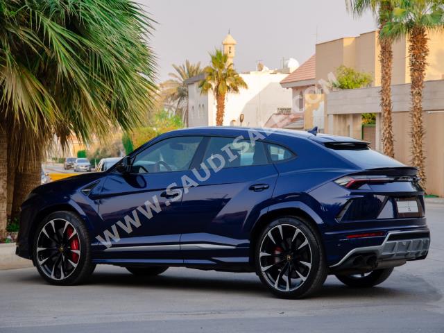 2022 لمبرجيني اوروس