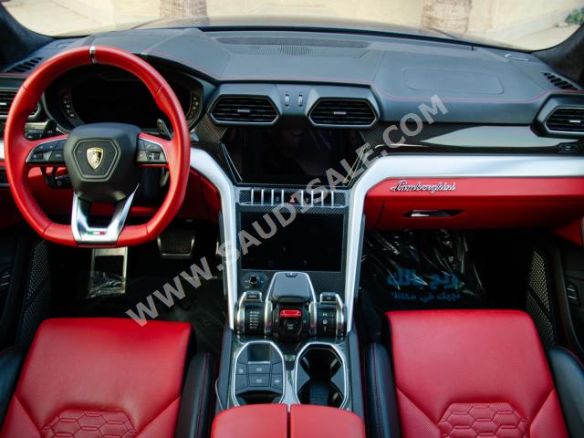 2022 لمبرجيني اوروس