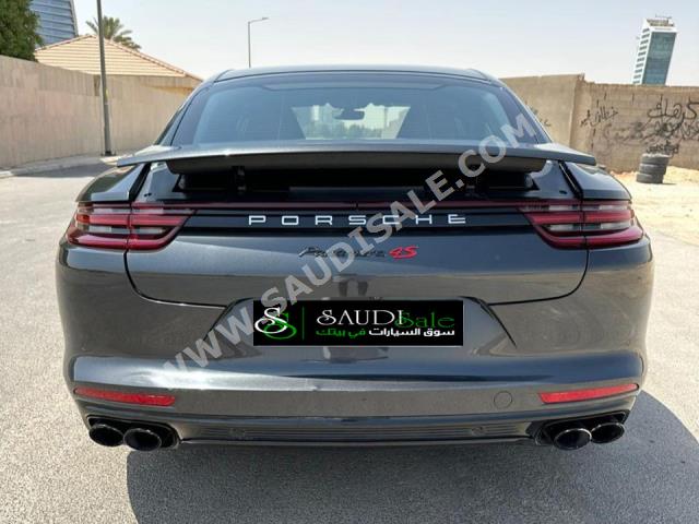 2017 بورش بانميرا 4 اس