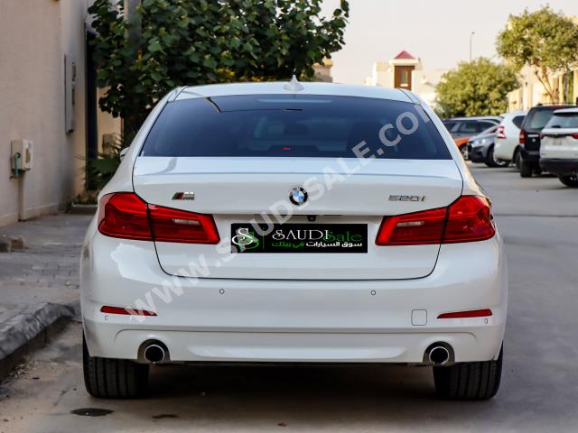 2019 بي ام دبليو الفئة الخامسة 520 أي