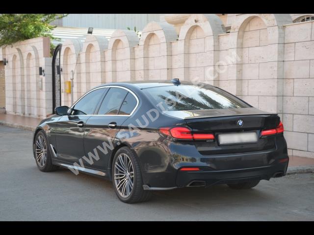 2018 بي ام دبليو الفئة الخامسة 520 أي إم كت