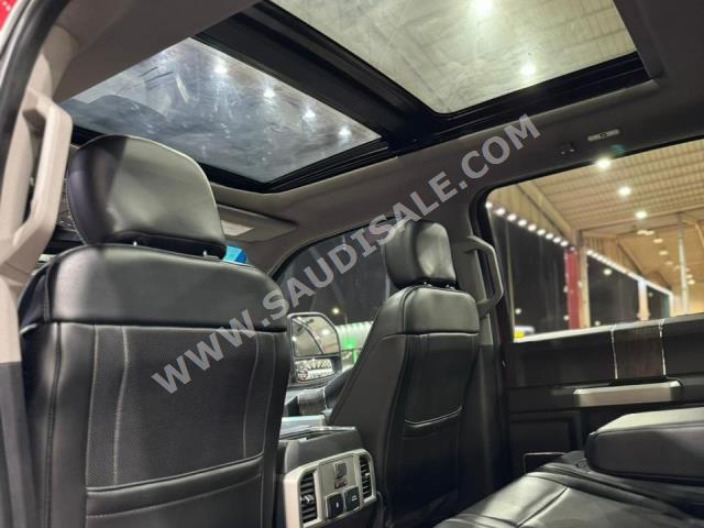 2019 فورد اف 150