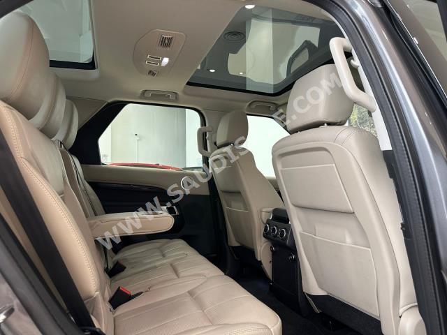 2019 لاند روفر ديسكفري