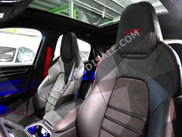 2022 بورش كايين جي تي اس