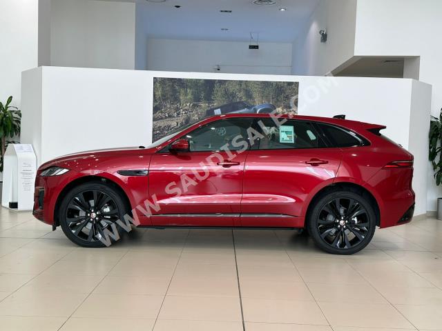 2022 جاكوار اف-بيس