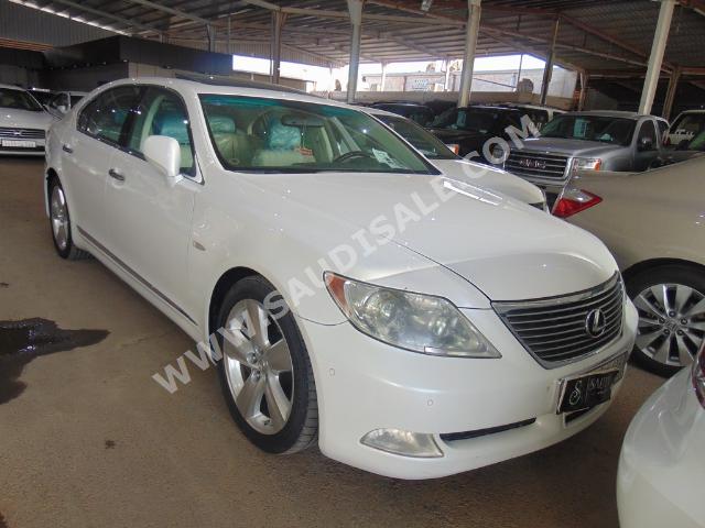 2007 لكزس إل إس 460 إل