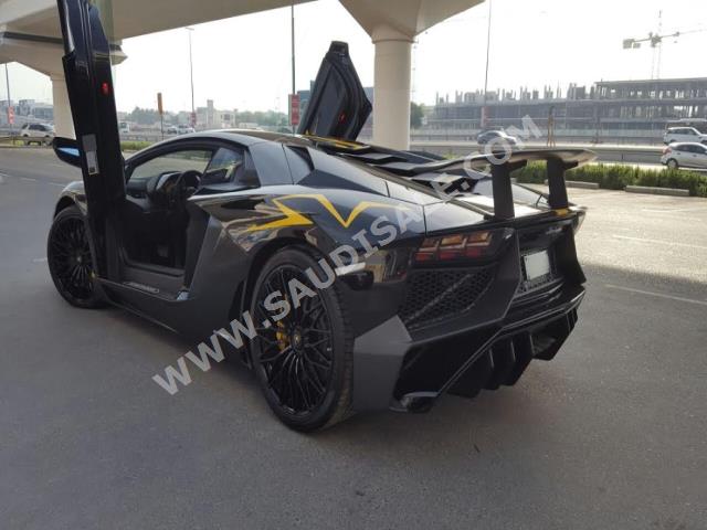 2017 Lamborghini Aventador SV