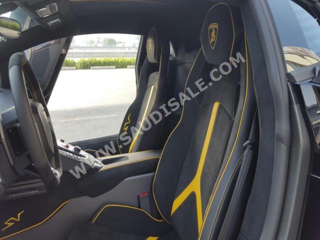 2017 Lamborghini Aventador SV