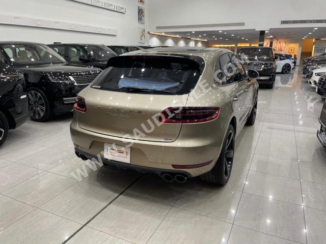 2016 بورش ماكان توربو