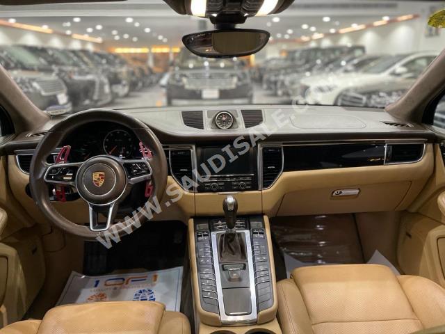 2016 بورش ماكان توربو