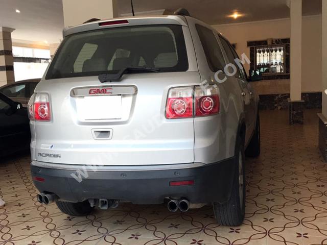 2012 جي ام سي اكاديا