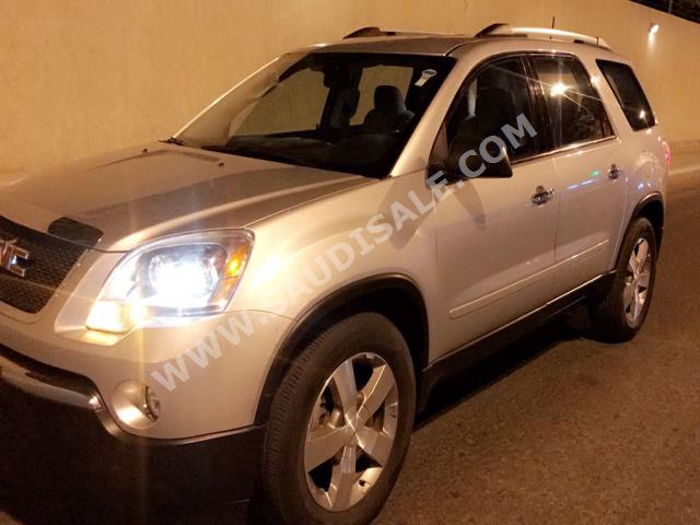 2012 جي ام سي اكاديا