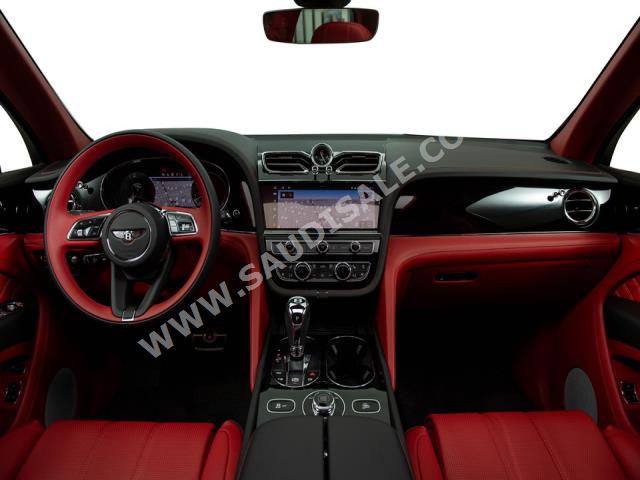 2022 بنتلي بنتايجا في 8