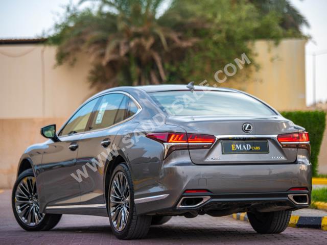 2018 لكزس إل إس 500