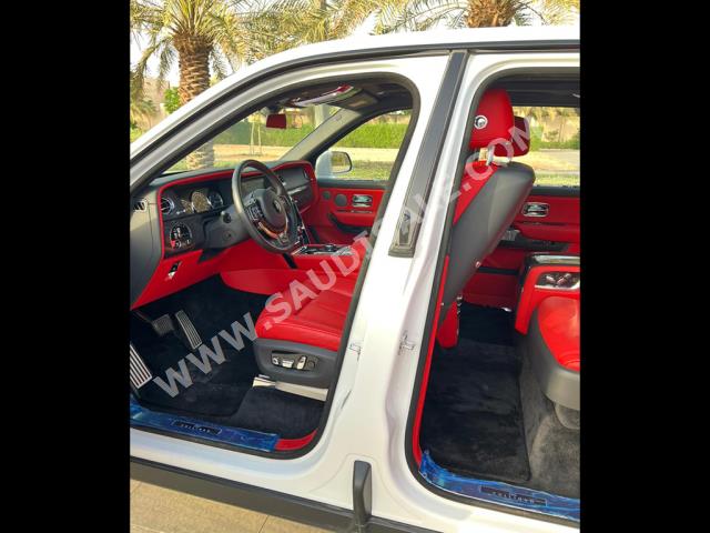 2021 رولز رويس كولينان بلاك بادج